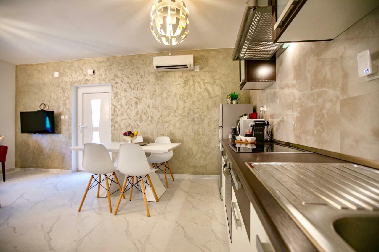 Ena Apartment สปลิท ภายนอก รูปภาพ